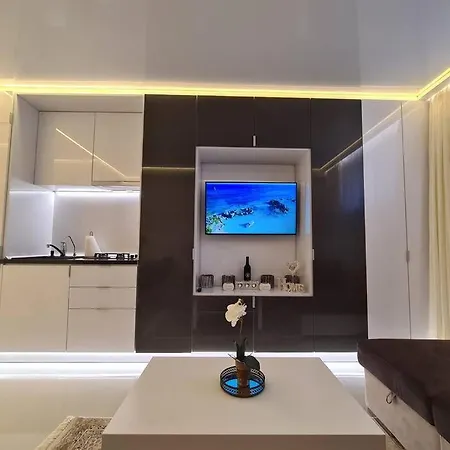 Luxury Studio By The Apartman *