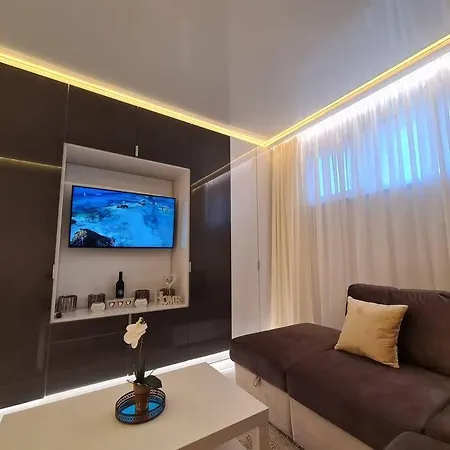 公寓 Luxury Studio By The